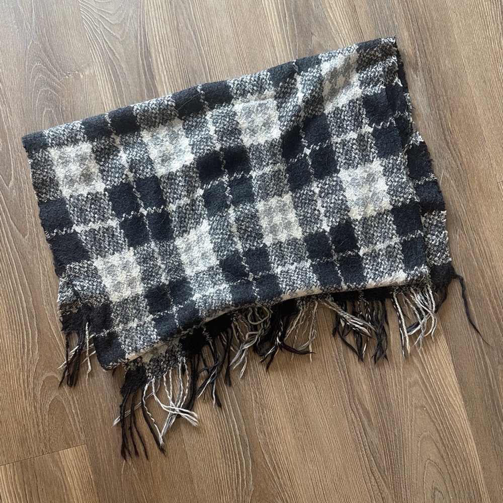 Large burberry XL wide scarf in alpaca silk